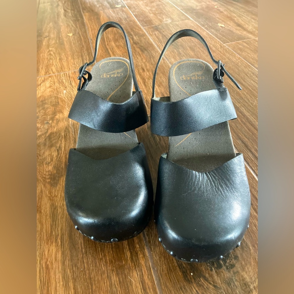 Dansko mildly worn. Size 41